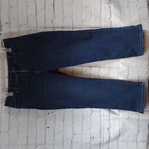 Chico's So Slimming Stretchy Capri's